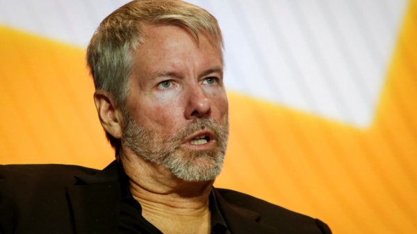 Crypto mutiny on Strategy: Shorts target 'MSTR' in bitcoin bloodbath