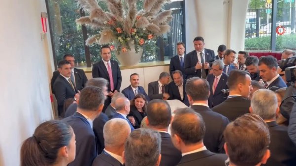 Başkan Erdoğan’dan New York’ta sürpriz ziyaret: Türkevi’nin karşısındaki pastaneye uğradı