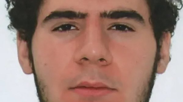 Man who ploughed into parade killing 1 and injuring more is killed