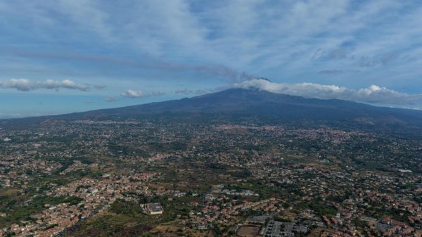 Sizilien: Flughafen von Catania wegen Ätna-Aktivität vorübergehend geschlossen