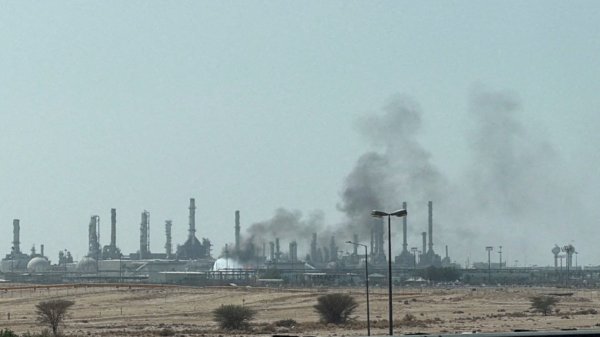 Husilerden Suudi Arabistan’a yeni füze saldırısı: 2 füze havada imha edildi