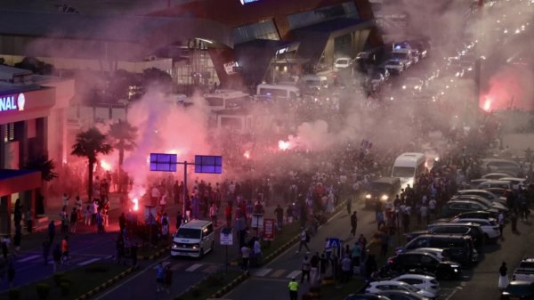 Binlerce taraftardan Mohamed Salah'a coşkulu karşılama: Mısırlı yıldız ilk üçlü ve şaşırtan itiraf