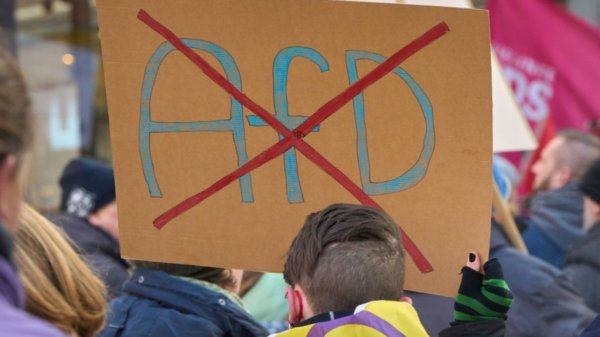 Demo-Termine heute, 2. August 2026: In welchen StÃ¤dten gibt's am Sonntag Demos gegen AfD, Menschenhass und Rechtsruck?
