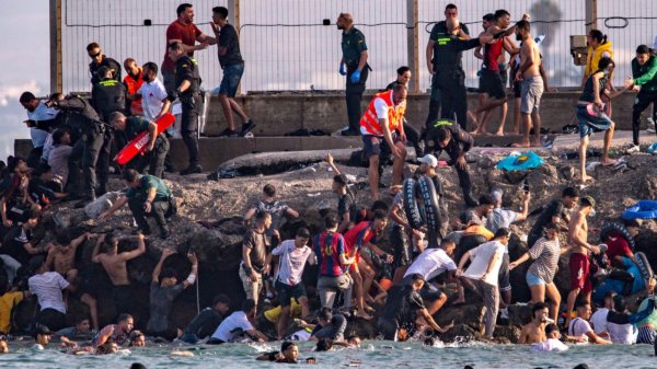Zuwanderung: Spanien mobilisiert MilitÃ¤r nach Andrang von Migranten in Ceuta