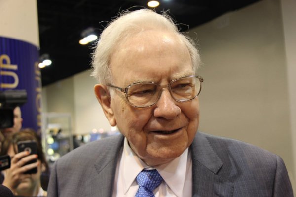2 Stocks That Former CEO Warren Buffett Purchased for Berkshire Hathaway's Portfolio Now Earn Over $1.44 Billion in Annual Dividends