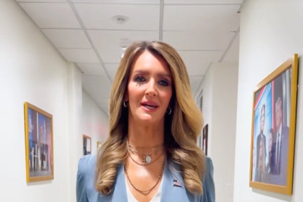 Trump Cabinet member mocked for awkward TikTok video: ‘Walks like the aliens’