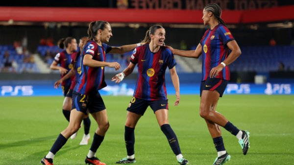 Barcelona Femeni tarih yazdı! Barcelona, Paris FC'yi Şampiyonlar Ligi'nde farklı yenerek inanılmaz 900 galibiyet barajına ulaştı