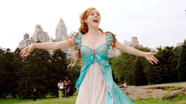 Amy Adams Shut Down a âGraphicâ Sketch Idea While Hosting âSNLâ to Protect âYoung Girls That Were Watching âEnchantedââ
