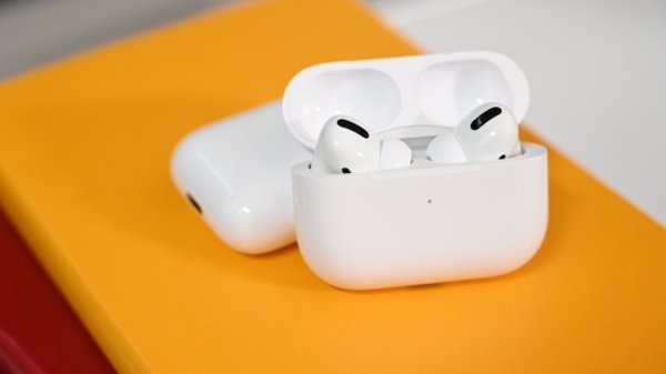 AirPods Pro, Max get another beta firmware for iOS 27 features