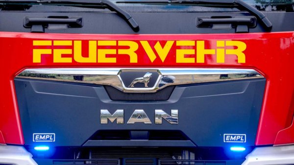 Teltow-FlÃ¤ming: Brand auf ehemaligen MilitÃ¤rgelÃ¤nde in JÃ1⁄4terbog